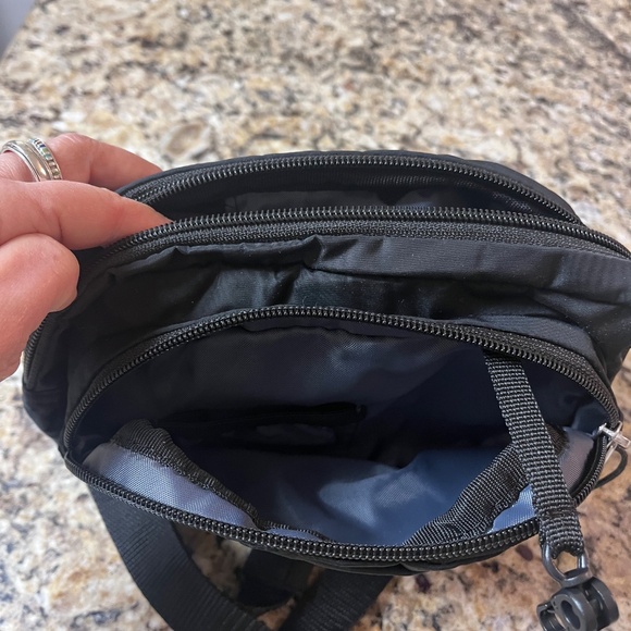 Adidas Fanny Pack Belt Bag Cross Body - Picture 4 of 5